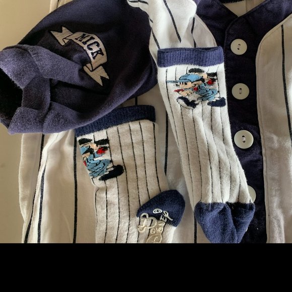 Disney Mickey Baby Onesie - Size 18 months with matching socks - Picture 2 of 8